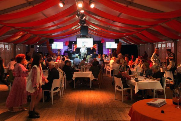Aspergediner en Modeshow Oranjeweek